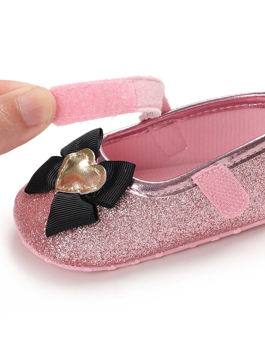 Wholesale Heart Sparkle Princess Crib Shoes 200324540